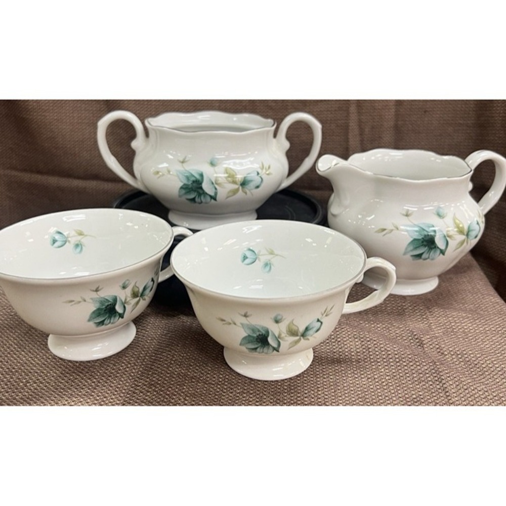 VTG Favolina Wawel Blue Morning Flower Set. 2 Cups, Sugar bowl, Creamer (135)